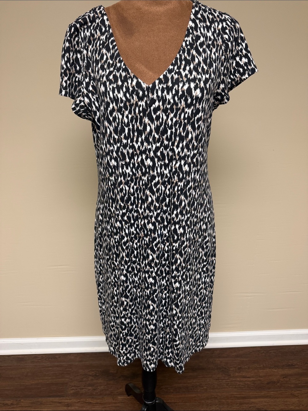 Tommy Bahama chick cheetah v neck black, white and tan dress
